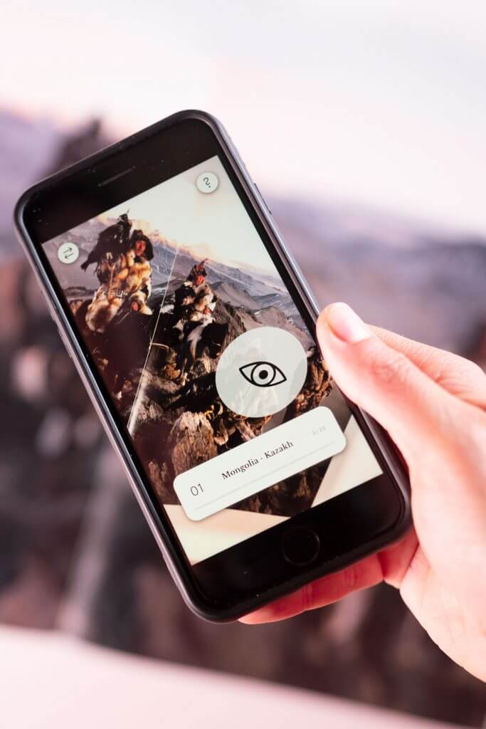 Jimmy Nelson App- Scanning Photo